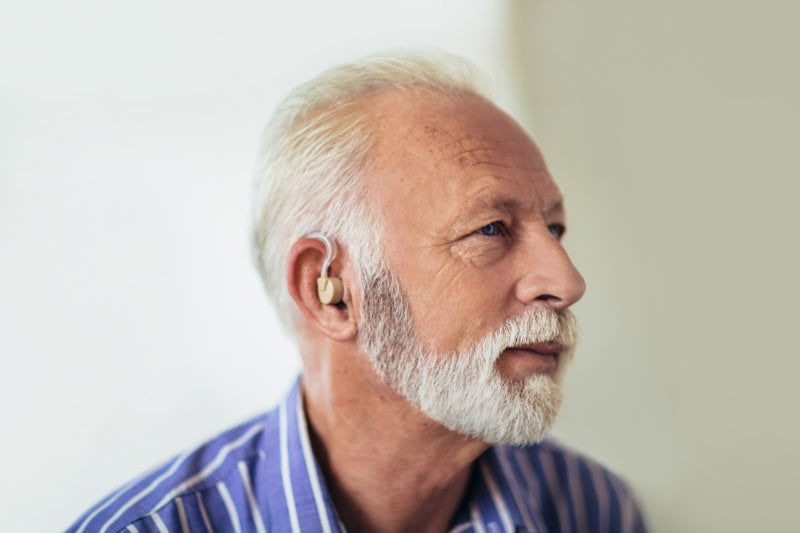 24-feb-2022-how-to-clean-hearing-aids-with-these-3-simple-tips