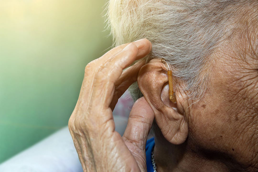 27-oct-2022-4-benefits-of-hearing-aids